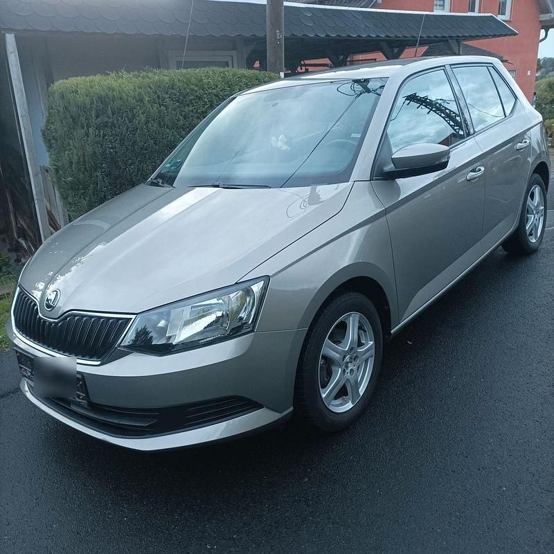 Beige Gebraucht 2015 Skoda Fabia Kleinwagen | 7.500 € (Guter Preis) - Bild 1/4
