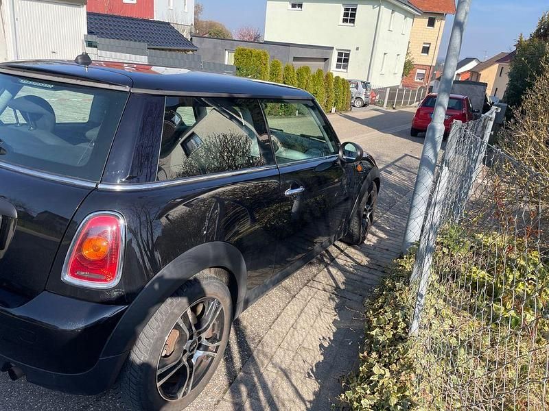 Gebraucht Mini ONE 75 PS (55 kW) 2009 Schwarz Kleinwagen