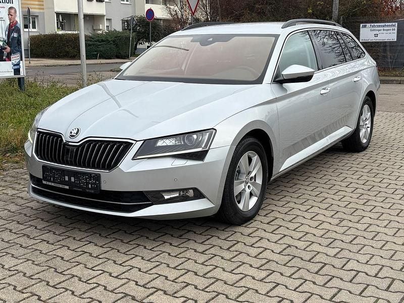 Silber Gebraucht 2016 Skoda Superb Limousine | 9.995 € (Guter Preis) - Bild 1/4
