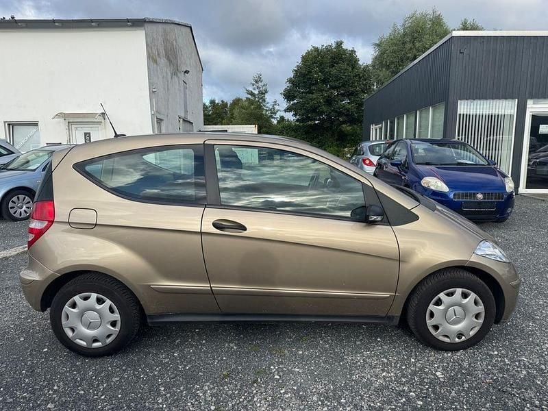 Gebraucht Mercedes A150 95 PS (69 kW) 2006 Gold Kleinwagen