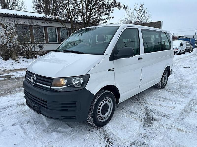 Weiß Gebraucht 2015 VW T6 Van | 10.591 € (Etwas zu teuer) - Bild 1/4