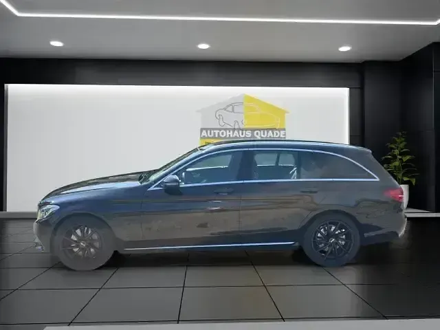 Gebraucht Mercedes C400 333 PS (244 kW) 2018 Schwarz Kombi