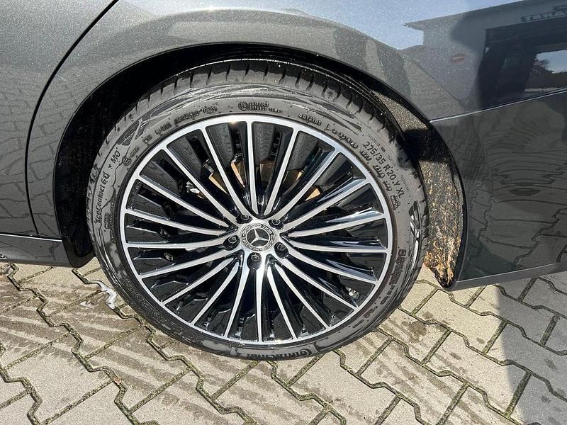 Gebraucht Mercedes E200 Advanced Plus 227 PS (166 kW) 2025 Grau Limousine