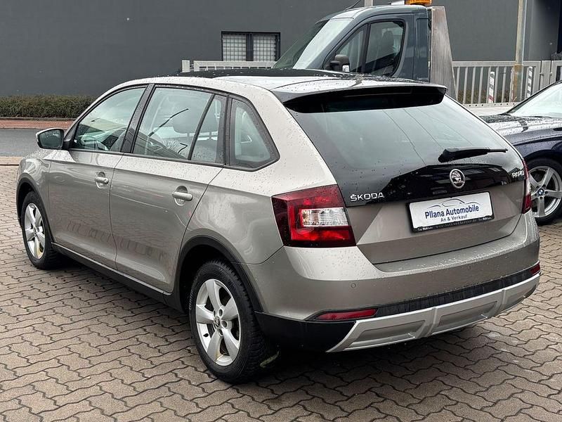 Gebraucht Skoda Rapid ScoutLine 125 PS (91 kW) 2016 Beige Kleinwagen