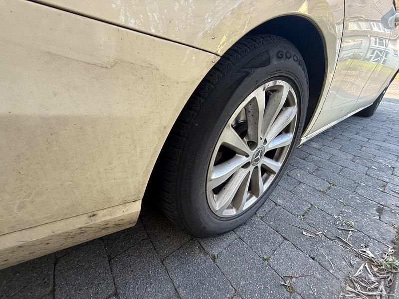 Gebraucht Mercedes E200 150 PS (110 kW) 2018 Beige Kombi