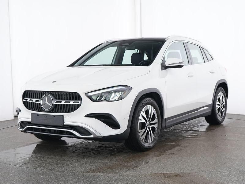 Weiß Gebraucht 2024 Mercedes GLA200 Progressive SUV | 36.440 € (Fairer Preis) - Bild 1/4