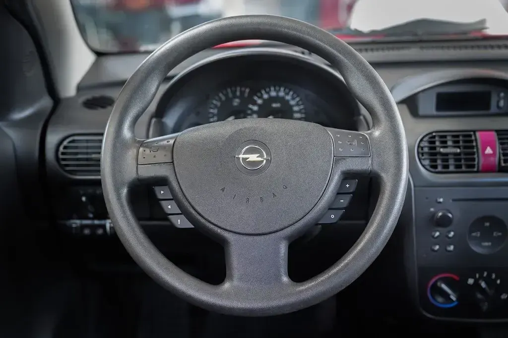 Gebraucht Opel Corsa 58 PS (42 kW) 2003 Rot Kleinwagen