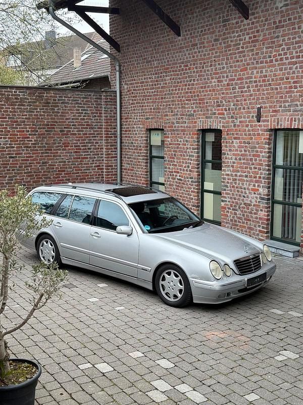 Gebraucht Mercedes E270 Avantgarde 170 PS (125 kW) 2001 Silber Kombi