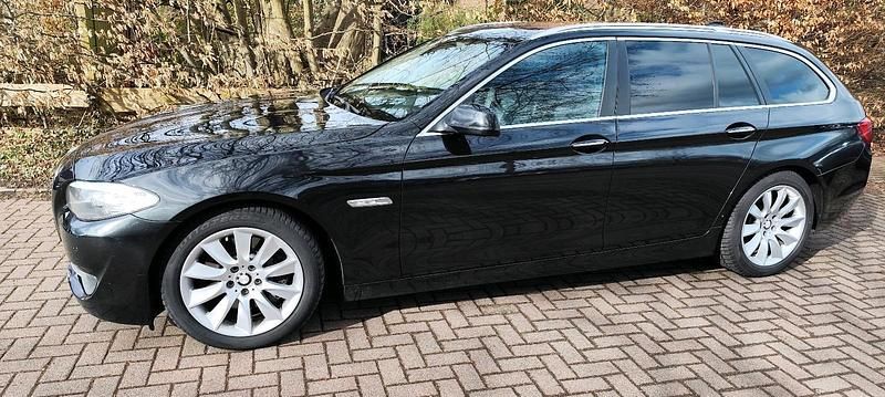 Gebraucht BMW 530 245 PS (180 kW) 2010 Schwarz Kombi