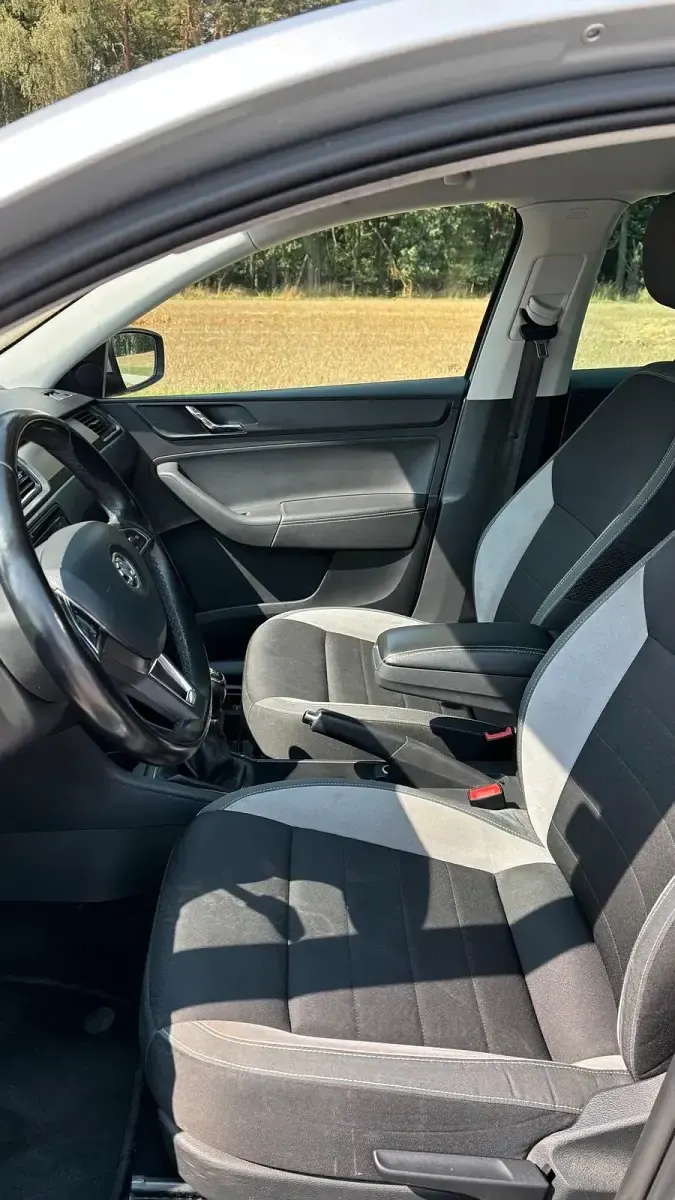 Gebraucht Skoda Rapid Joy 115 PS (84 kW) 2016 Silber Kleinwagen