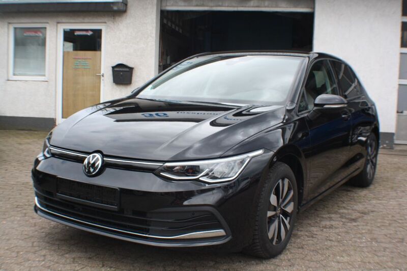 Schwarz Gebraucht 2023 VW Golf VIII Move Limousine | 22.800 € (Guter Preis) - Bild 1/4