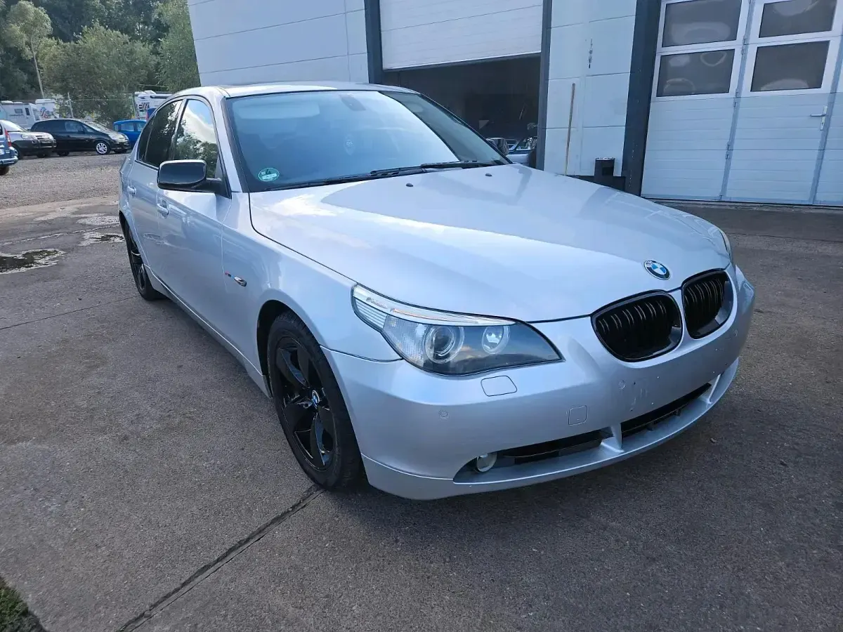 Gebraucht BMW 520 170 PS (125 kW) 2004 Silber Limousine