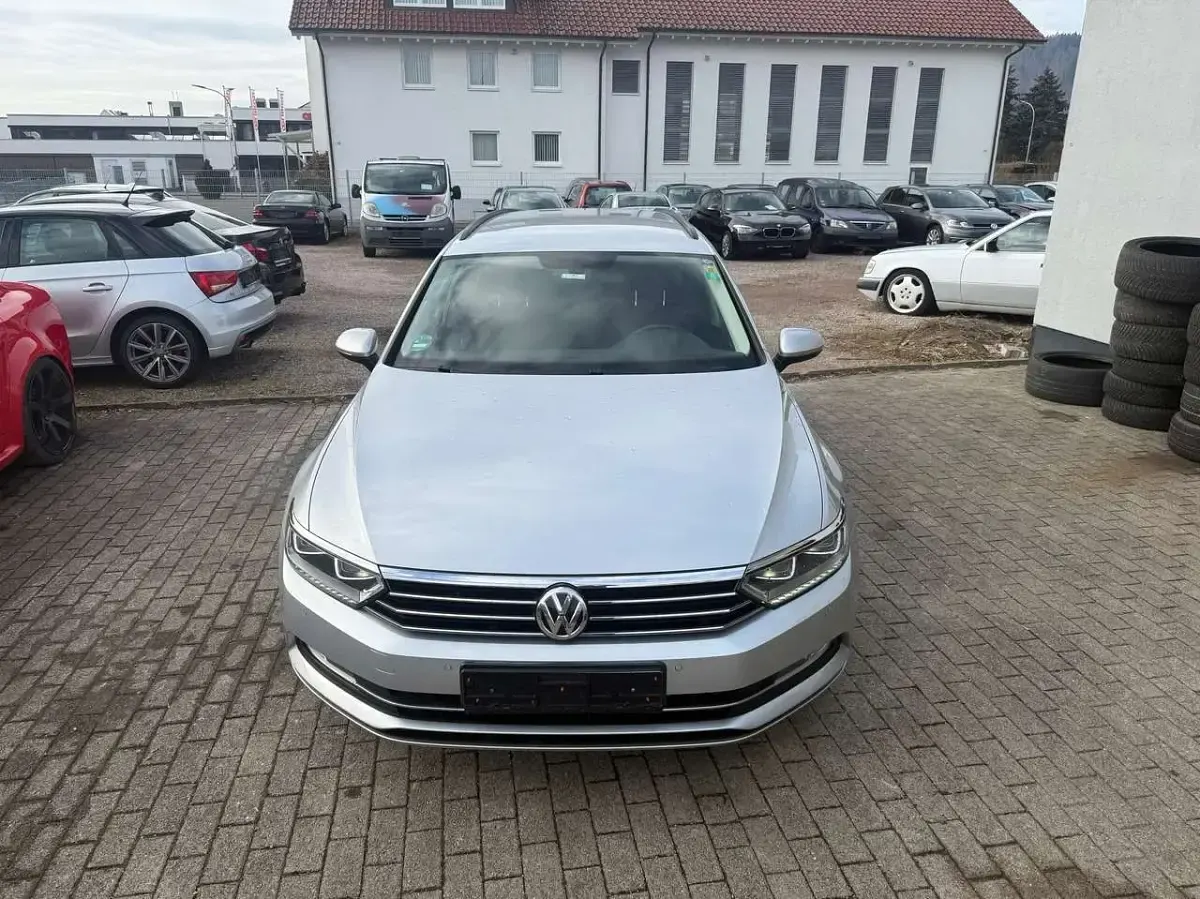 Gebraucht VW Passat Comfortline 150 PS (110 kW) 2016 Reflexsilber metallic Kombi