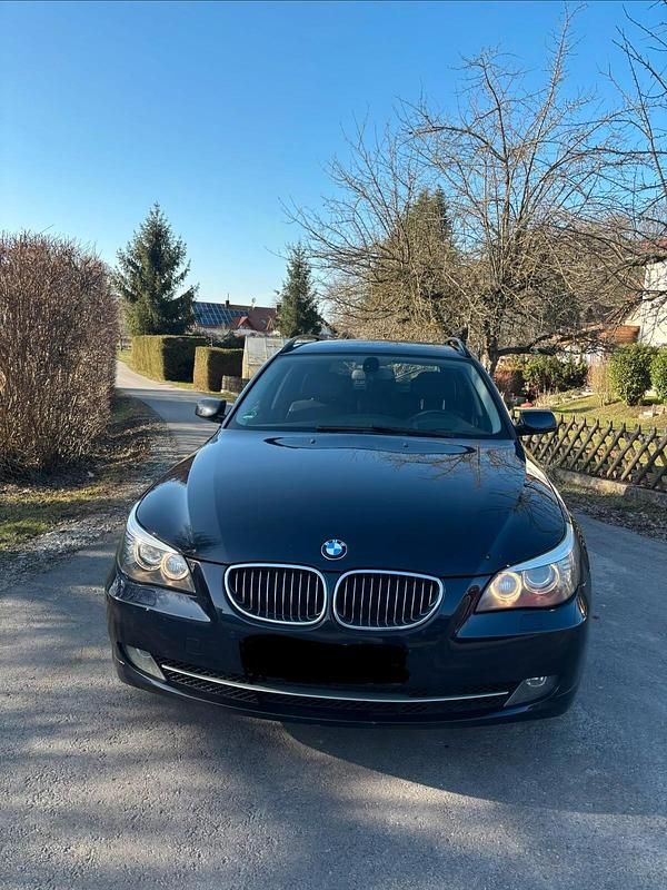 Gebraucht BMW 525 197 PS (144 kW) 2008 Blau Kombi