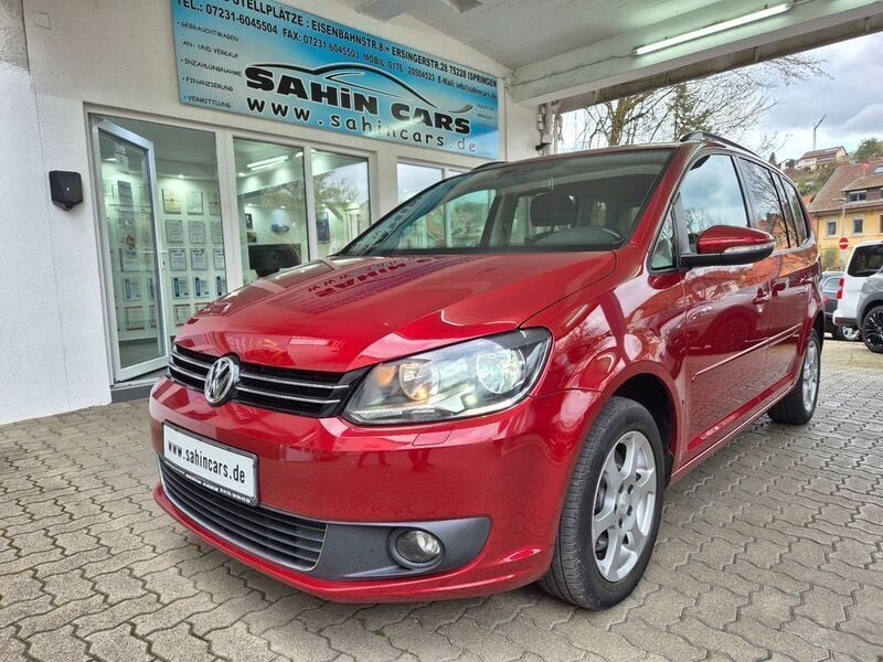 Rot Gebraucht 2013 VW Touran Comfortline Van / Kleinbus | 8.500 € (Fairer Preis) - Bild 1/4