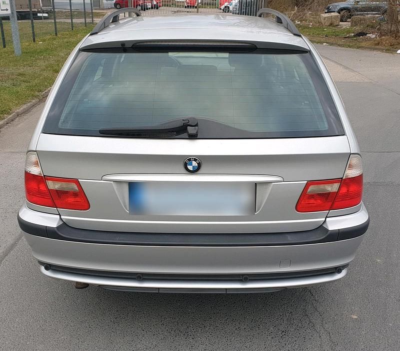 Gebraucht BMW 320 150 PS (110 kW) 2005 Silber Kombi