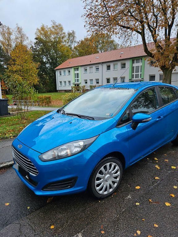 Gebraucht Ford Fiesta Trend 82 PS (60 kW) 2015 Blau Limousine