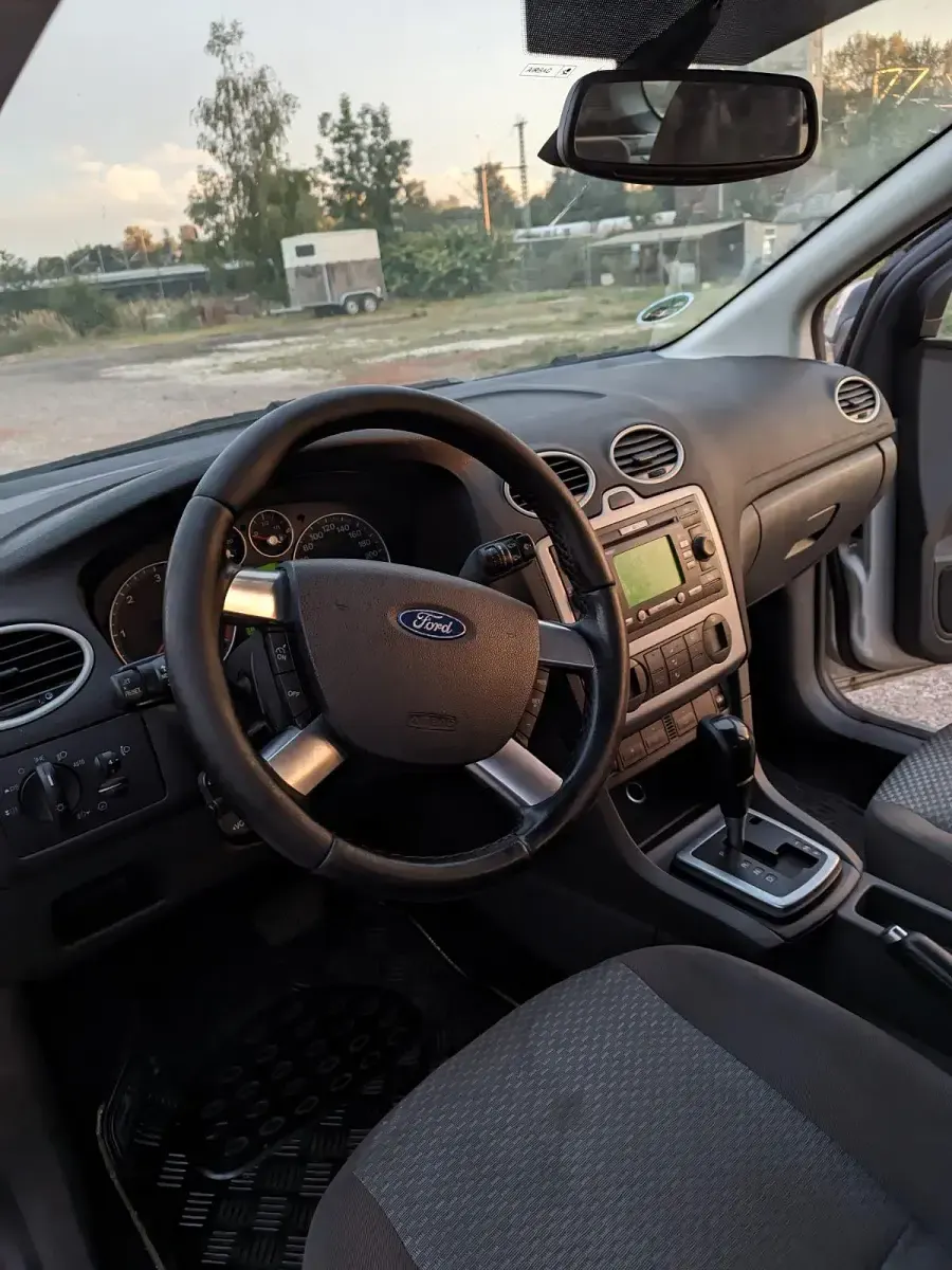 Gebraucht Ford Focus 108 PS (79 kW) 2006 Grau Kombi
