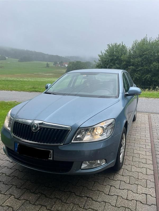 Blau Gebraucht 2009 Skoda Octavia Limousine | 5.999 € (Superpreis) - Bild 1/4