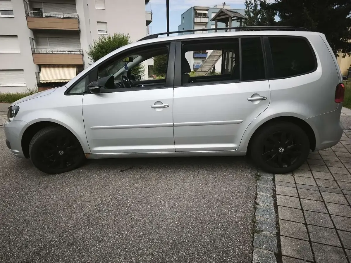 Gebraucht VW Touran Comfortline 105 PS (77 kW) 2011 Grau Van / Kleinbus