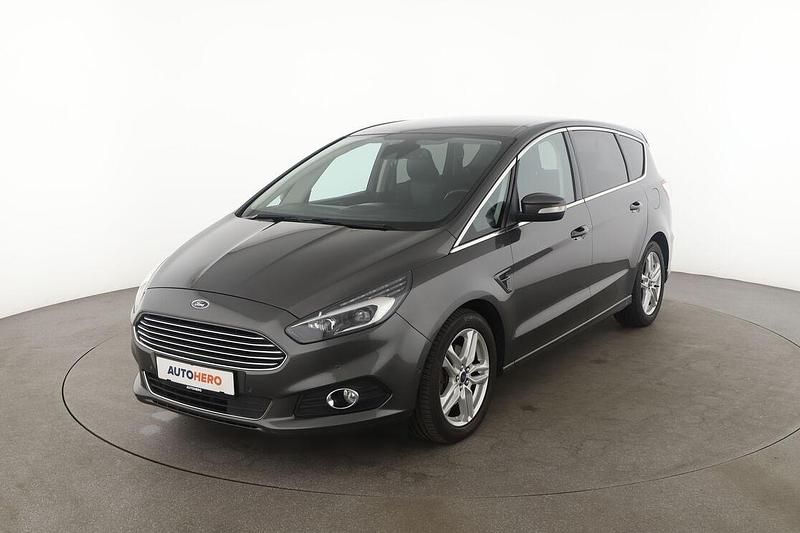 Grau Gebraucht 2016 Ford S-MAX Titanium Van / Kleinbus | 18.350 € (Etwas zu teuer) - Bild 1/3