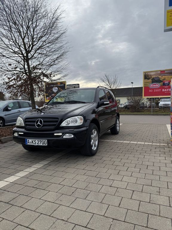 Schwarz Gebraucht 2004 Mercedes ML270 SUV | 6.999 € (Etwas zu teuer) - Bild 1/4