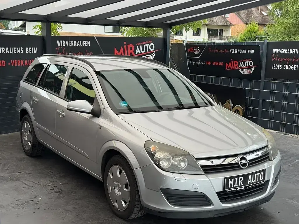 Gebraucht Opel Astra Edition 120 PS (88 kW) 2007 Silber Limousine