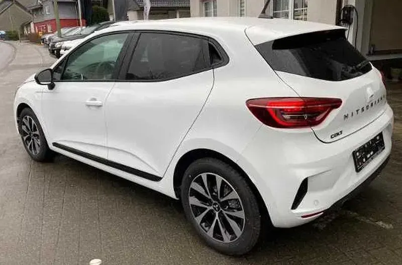 Neu Mitsubishi Colt Plus 91 PS (66 kW) 2025 Antarktisweiß Kleinwagen