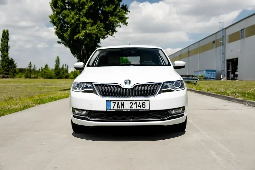 Gebraucht Skoda Rapid Style 110 PS (80 kW) 2019 Weiß Kleinwagen