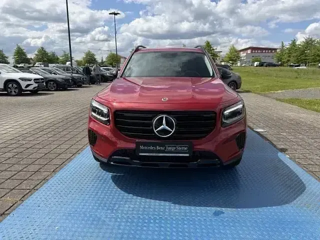 Gebraucht Mercedes GLB200 Progressive 150 PS (110 kW) 2025 Rot SUV