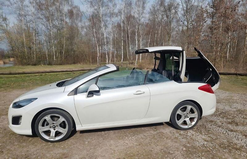 Weiß Gebraucht 2012 Peugeot 308 CC Allure Cabrio | 5.900 € (Fairer Preis) - Bild 1/4