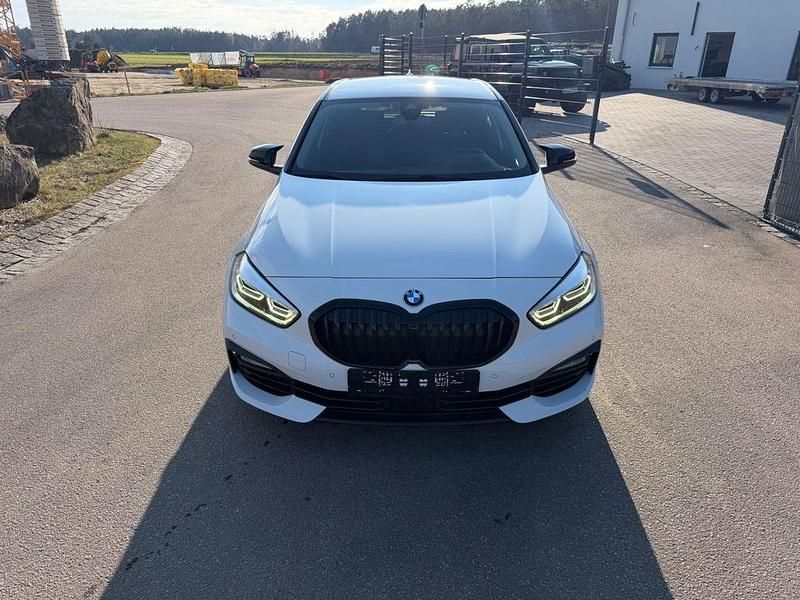 Gebraucht BMW 118 Advantage 140 PS (102 kW) 2020 Weiß Kleinwagen