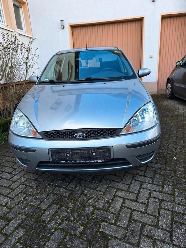 Second-hand Ford Focus 74 CP (54 kW) 2004 Gri Hatchback