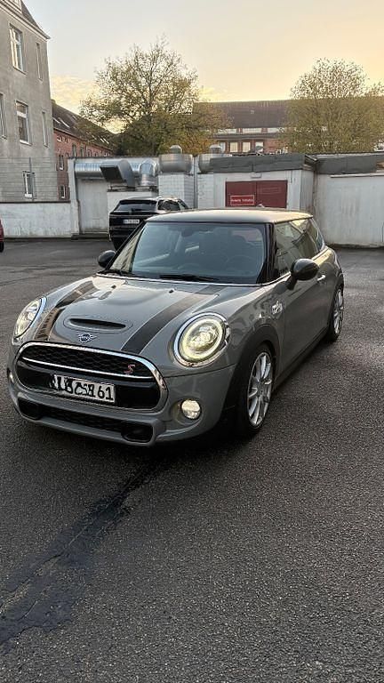 Grau Gebraucht 2019 Mini Cooper S Kleinwagen | 19.700 € (Fairer Preis) - Bild 1/4