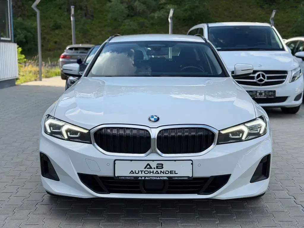 Gebraucht BMW 320 Performance 190 PS (139 kW) 2023 Weiß Kombi