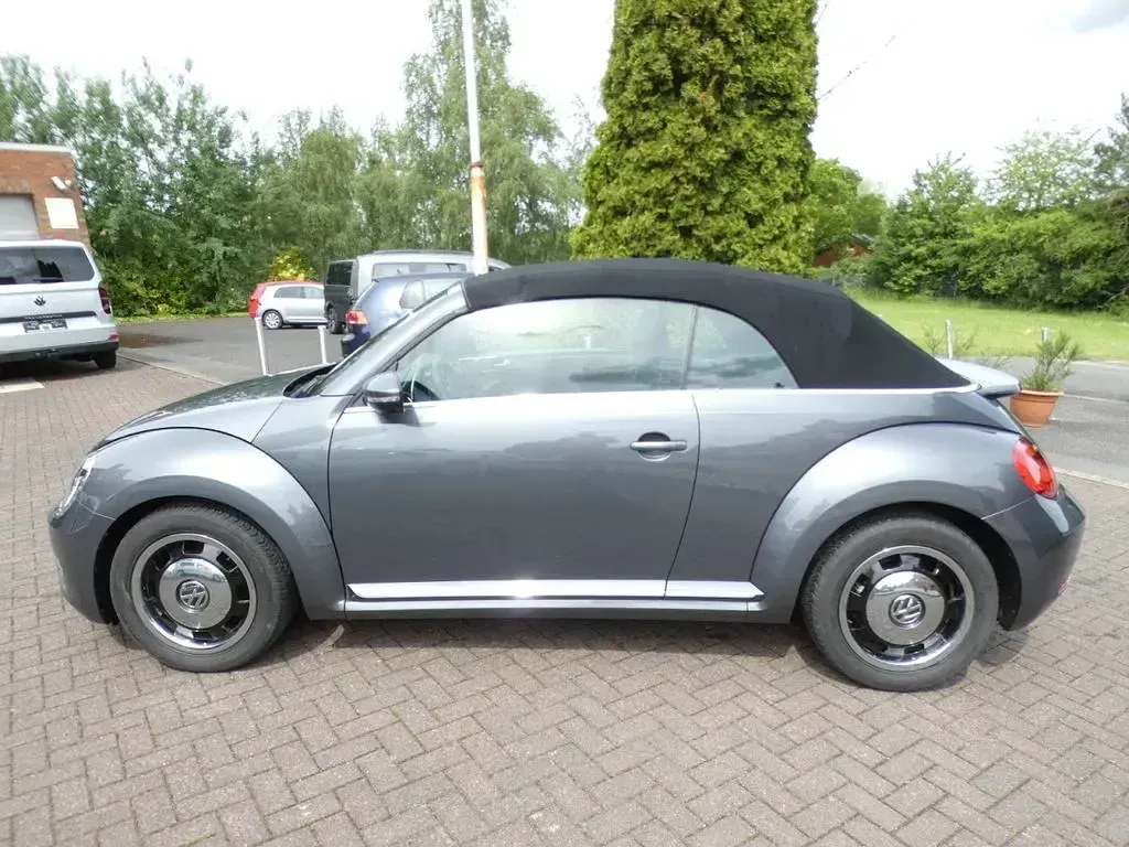 Gebraucht VW Beetle Cup 105 PS (77 kW) 2014 Platinumgrey (grau) Kleinwagen