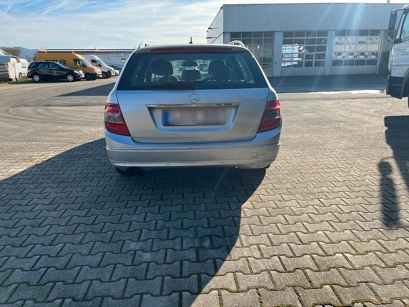 Gebraucht Mercedes C180 156 PS (114 kW) 2010 Silber Kombi