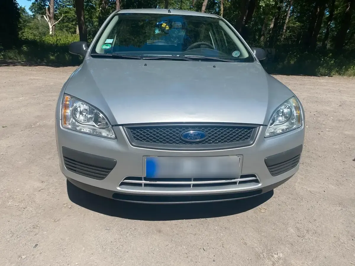 Brugt Ford Focus 80 HK (58 kW) 2006 Sølv Hatchback