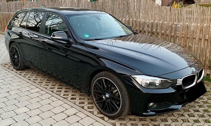 Gebraucht BMW 320 Sport Line 184 PS (135 kW) 2012 Schwarz Kombi
