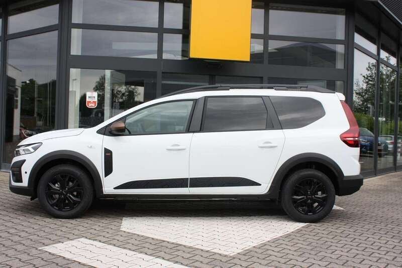 Gebraucht Dacia Jogger Essentiel 101 PS (74 kW) 2024 Arktisweiß Van / Kleinbus