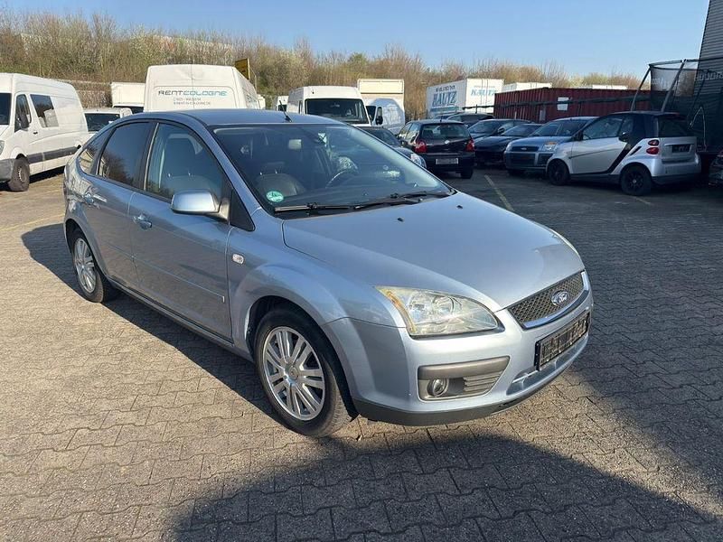 Gebraucht Ford Focus Ghia 116 PS (85 kW) 2005 Blau Limousine