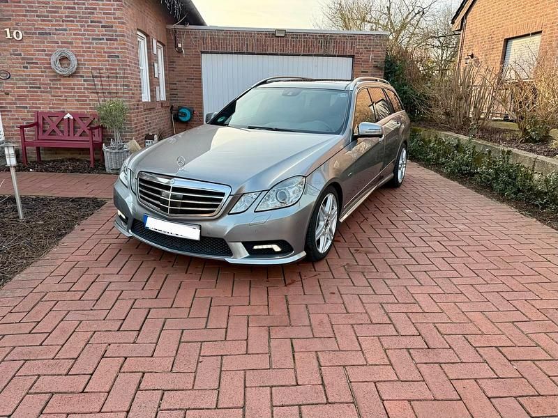 Gebraucht Mercedes E350 AMG 231 PS (169 kW) 2010 Silber Kombi