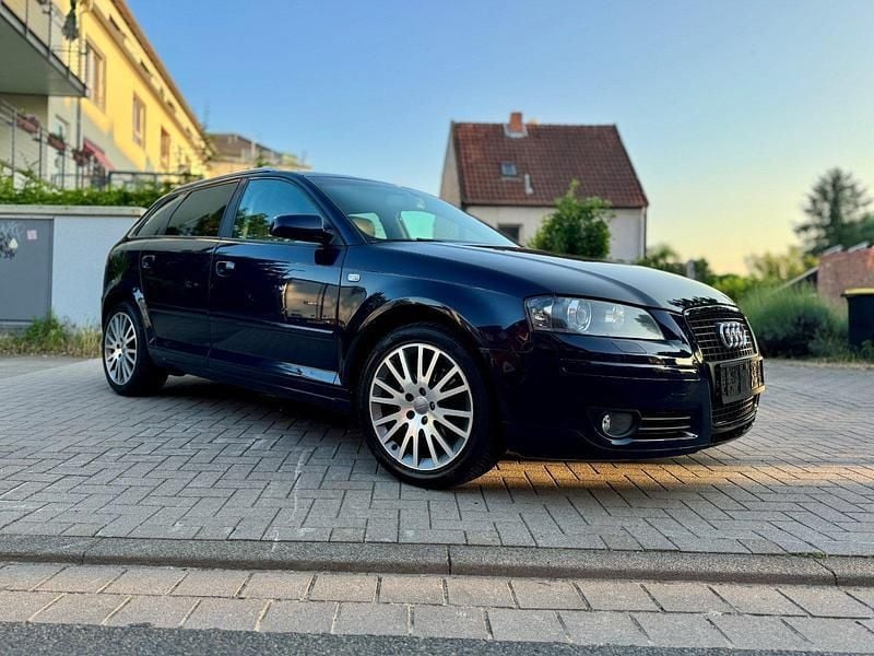 Blau Gebraucht 2006 Audi A3 Sportback Limousine | 4.950 € (Fairer Preis) - Bild 1/4