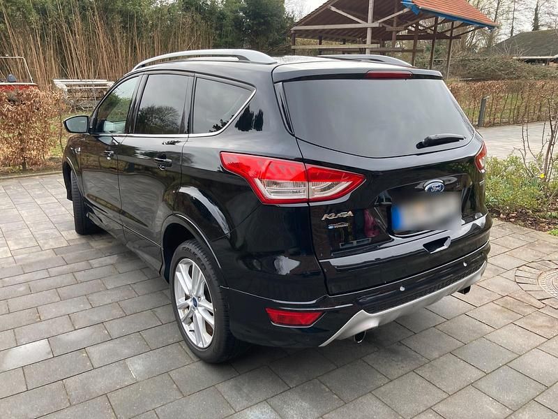 Gebraucht Ford Kuga Individual 150 PS (110 kW) 2016 Schwarz SUV