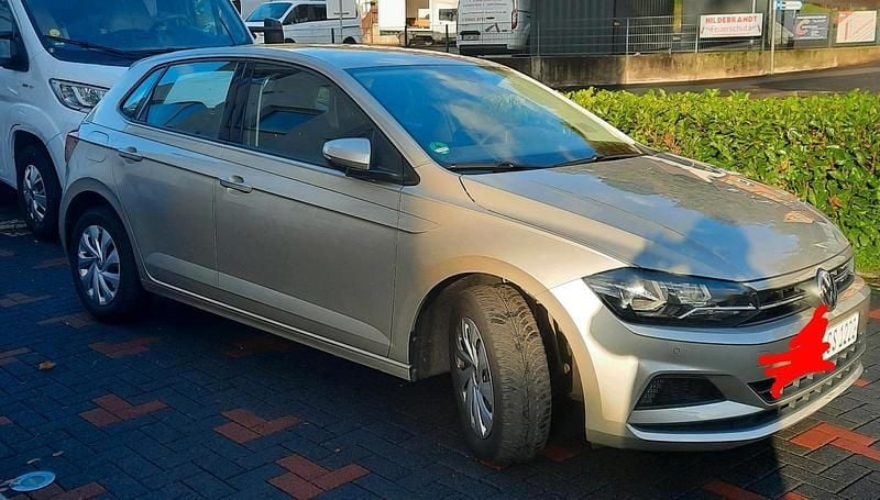 Silber Gebraucht 2018 VW Polo Comfortline Kleinwagen | 12.490 € (Guter Preis) - Bild 1/3