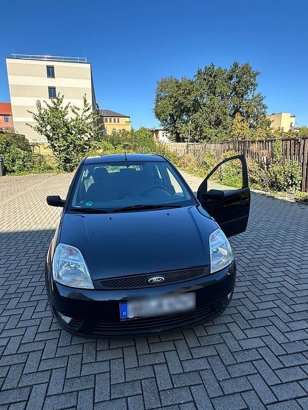 Schwarz Gebraucht 2002 Ford Fiesta Kleinwagen | 1.750 € (Fairer Preis) - Bild 1/4