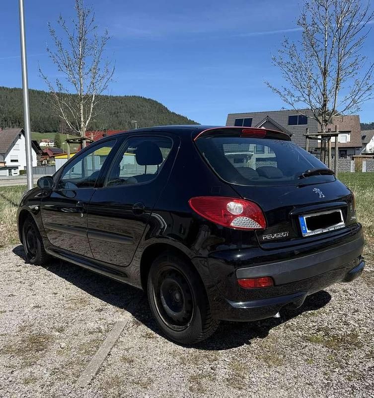 Gebraucht Peugeot 206 75 PS (55 kW) 2010 Limousine