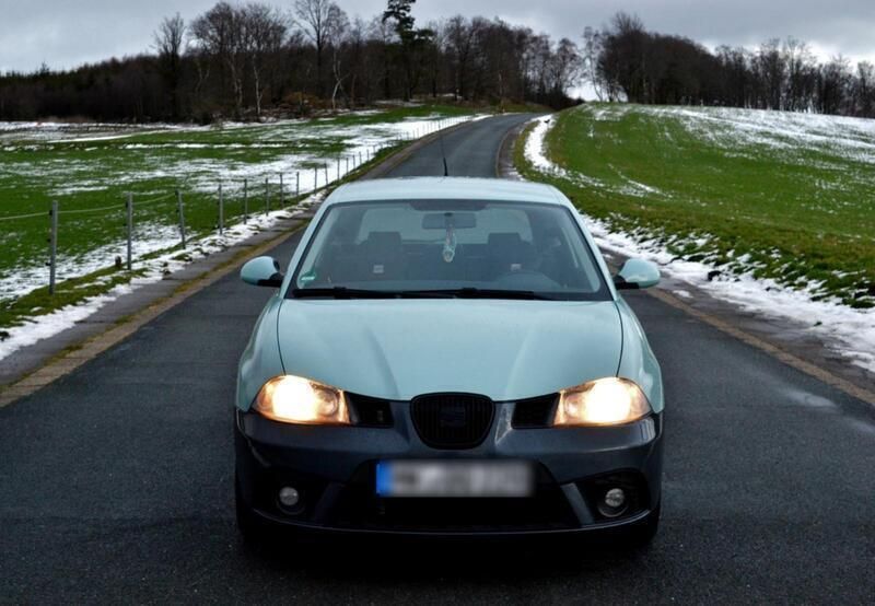 Blau Gebraucht 2006 Seat Ibiza Kleinwagen | 599 € (Fairer Preis) - Bild 1/4