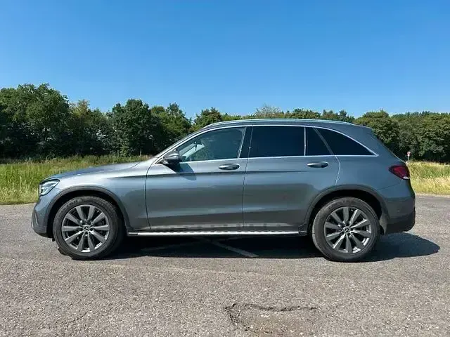 Gebraucht Mercedes GLC300 Business 245 PS (180 kW) 2020 Selenitgrau SUV