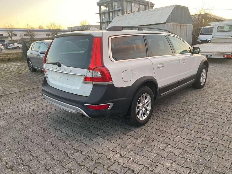 Gebraucht Volvo XC70 Kinetic 181 PS (133 kW) 2015 Weiß Kombi